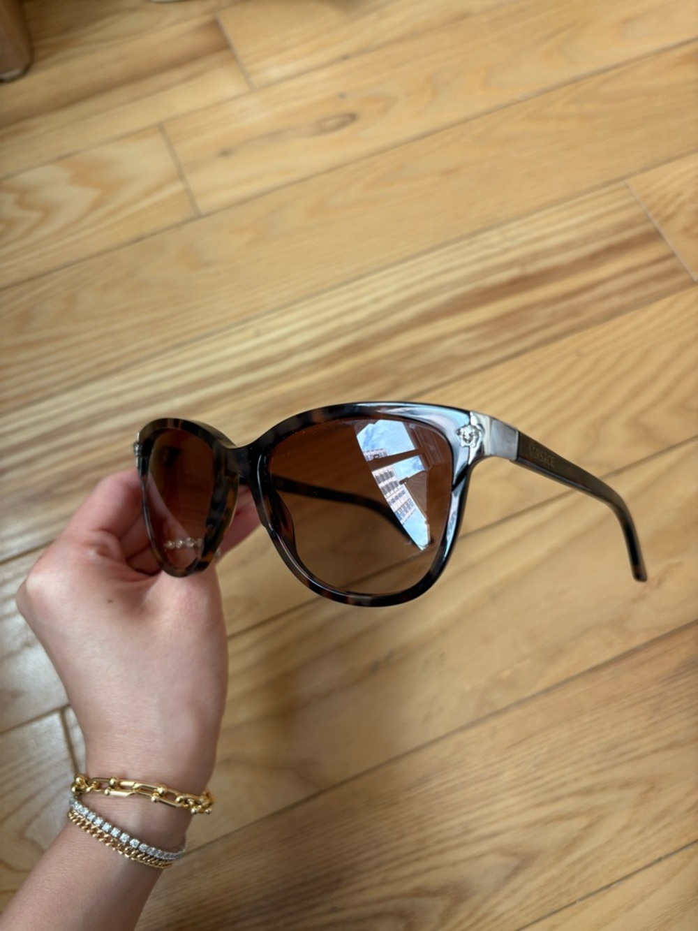 Versace Tortose Sunglasses with Brown Gradient Lenses - Picture 7 of 12